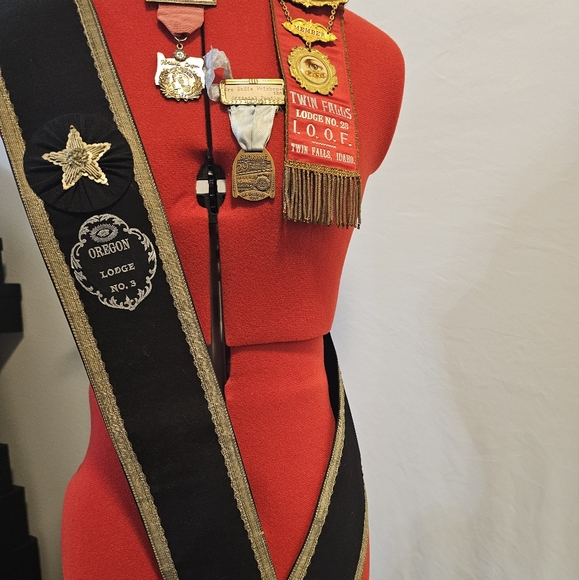 Vintage Fraternal Sash w/ 3 Pins - Picture 2 of 10